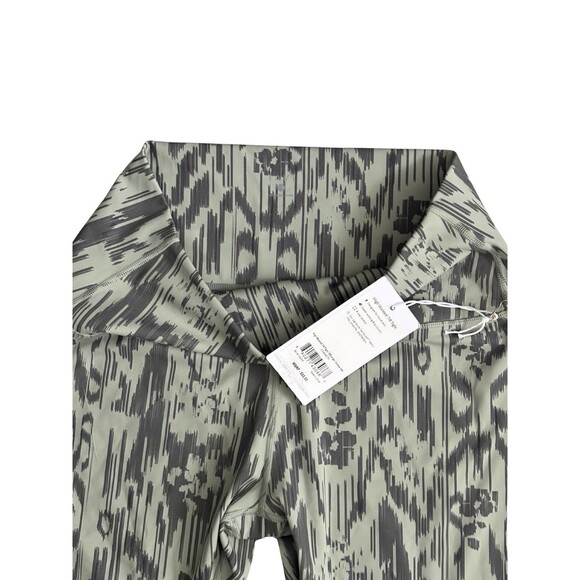 TaviSculpt High Waisted 7/8 Leggings Women’s Size XXL Cactus Ikat Print NWT - Picture 4 of 5